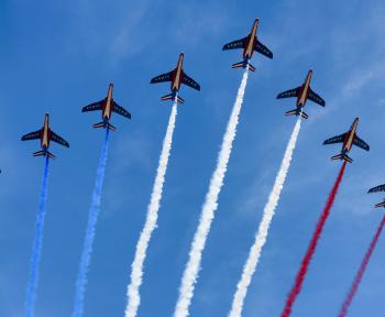 Airplanes in formation